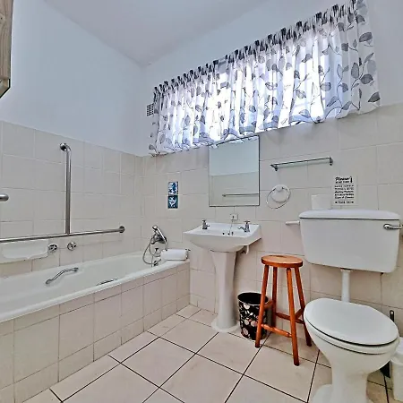 Fairway Holiday Accommodation Hermanus Buitenkant foto